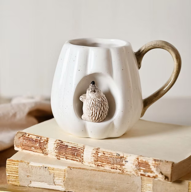 Spindle™ | Hedgehog & Pumpkin Ceramic Mug – Rustic Autumn Coffee & Tea Cup